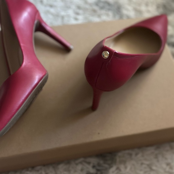 Michael Kors Red Women's Pumps - Picture 6 of 11